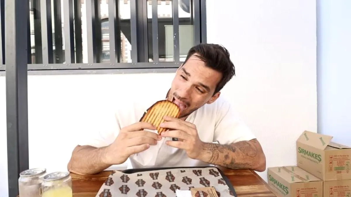 Hacıoğlu Aşkın Tost Evi