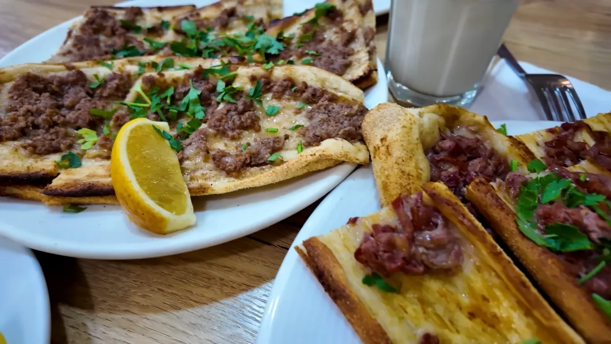 Mücahit Etli Pide ve Kebap Salonu