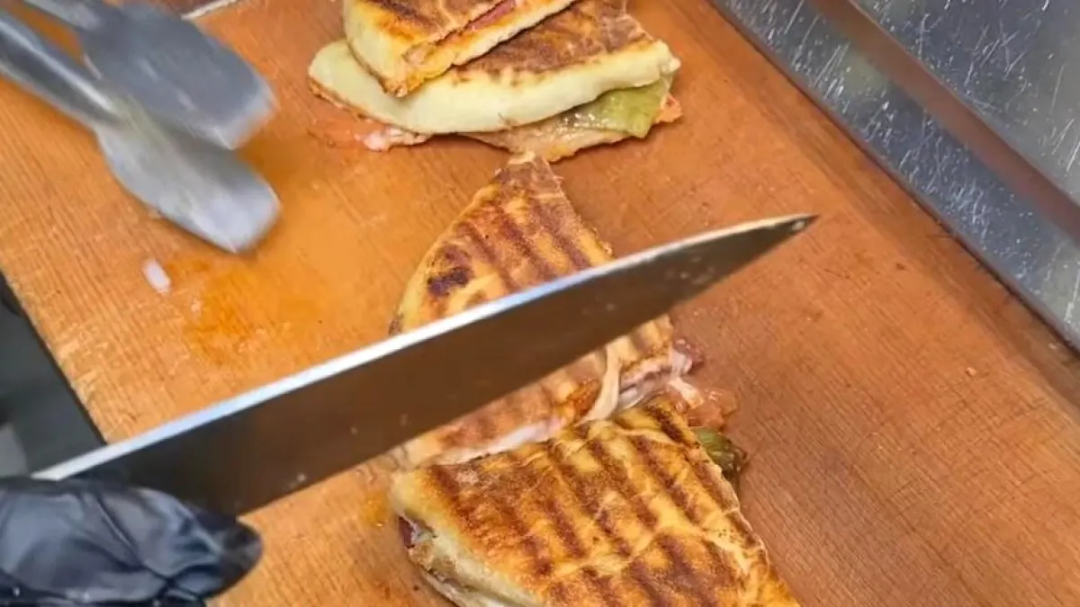 Sirkeci Tostçusu ve Ciğercisi
