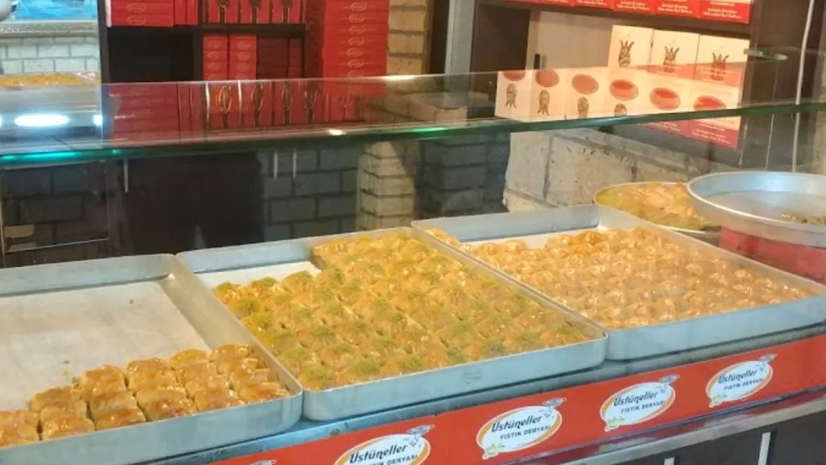 Üstüneller Baklavacısı (Merkez Şube)